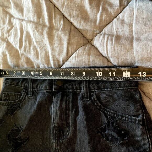 Hollister High-Rise Black Distressed Skirt W24 - Picture 4 of 5